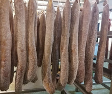 Cargar imagen en el visor de la galería, SALCHICHÓN CULAR IBÉRICO (1KG A 1,1KG) PIEZA